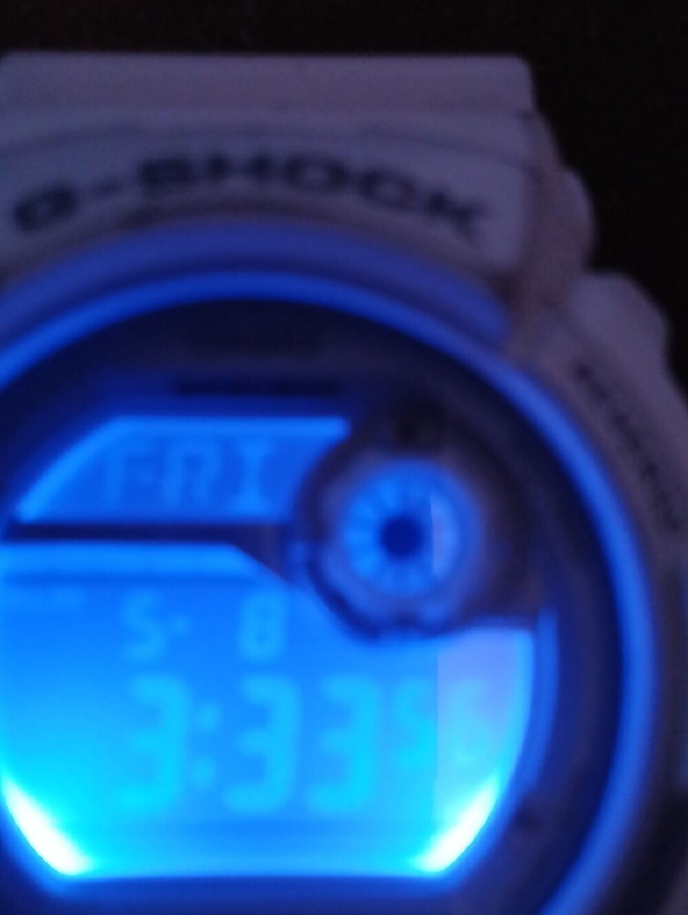 Casio G-Shock White Resin Digital Watch - Picture 3 of 5